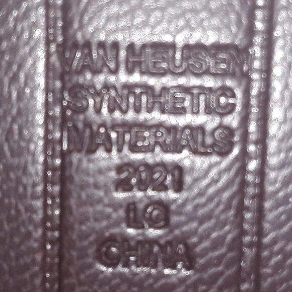 Van Heusen boys black belt w/silver buckle 30-32 - Picture 3 of 5